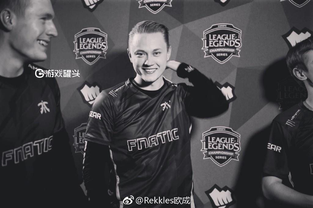 rekkles欧成最新帅气照片 黑白格调的欧成小哥哥帅炸了20p